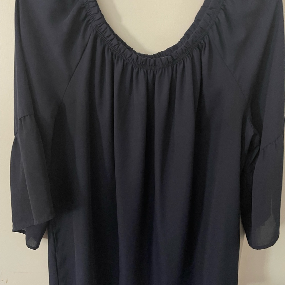 Ladies, sheer top that could be pulled off the shoulders, full sleeves